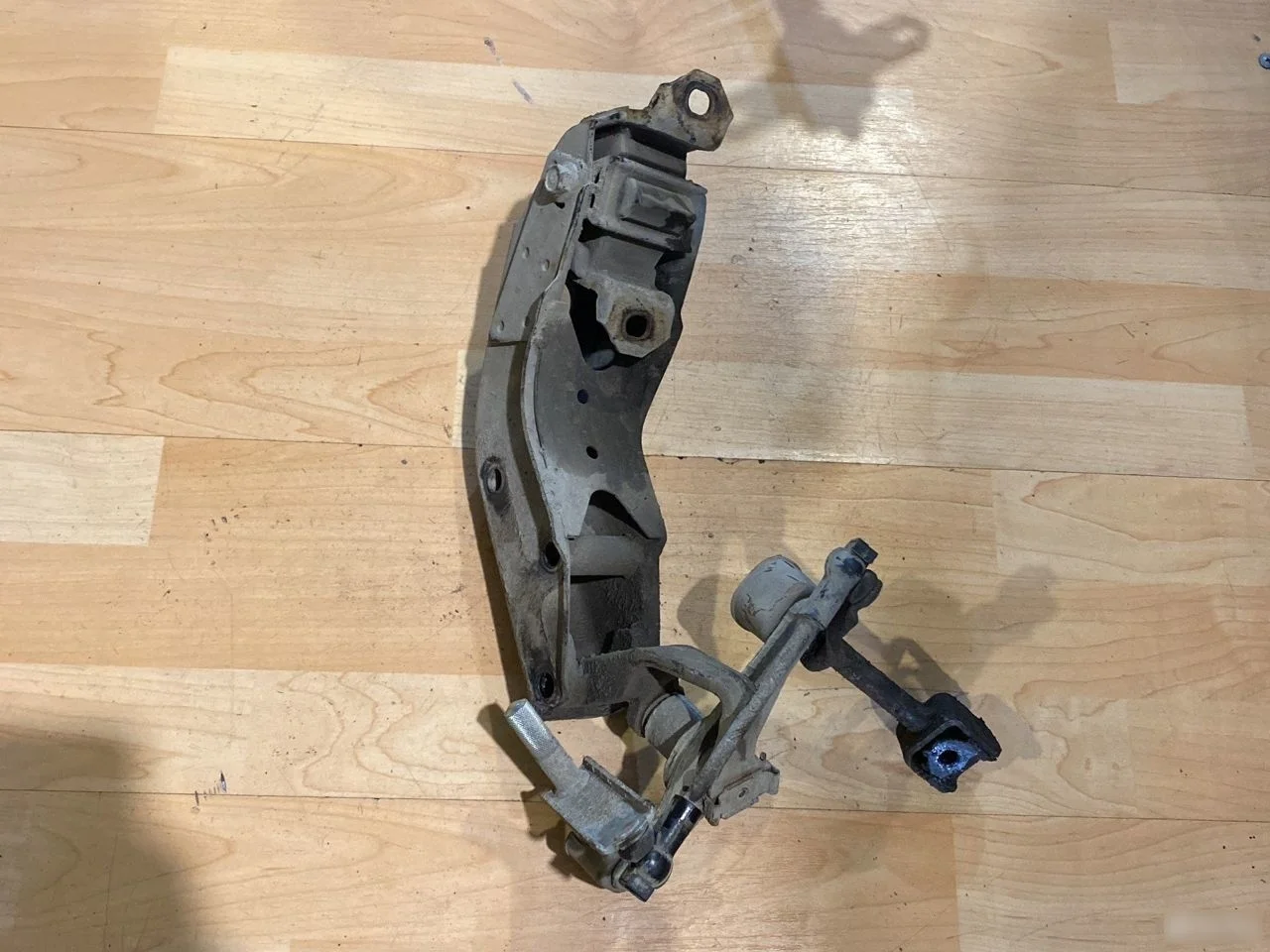 Механизм выбора передач Daewoo Nexia I рестайлинг (2008—2016)