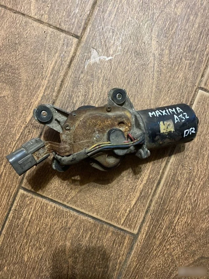 Моторчик переднего дворника Nissan Maxima A32 (1994—2000)