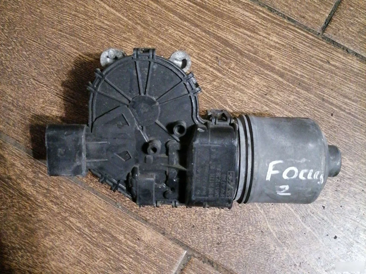 Моторчик стеклоочистителя передний Ford Focus II (2005—2008)
