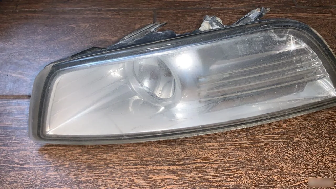 Фара противотуманная правая Ford Mondeo IV (2006—2010)