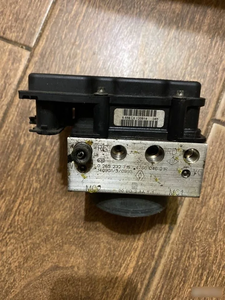 Блок ABS (насос) Nissan Almera G15 (2012—2018)