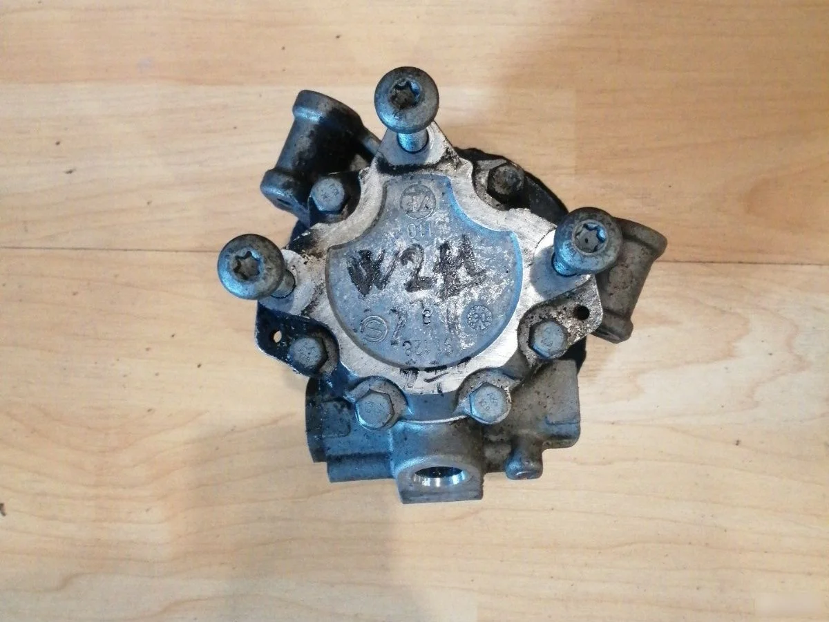 Насос ГУР Mercedes-Benz E-класс W211/S211 (2002—2006)