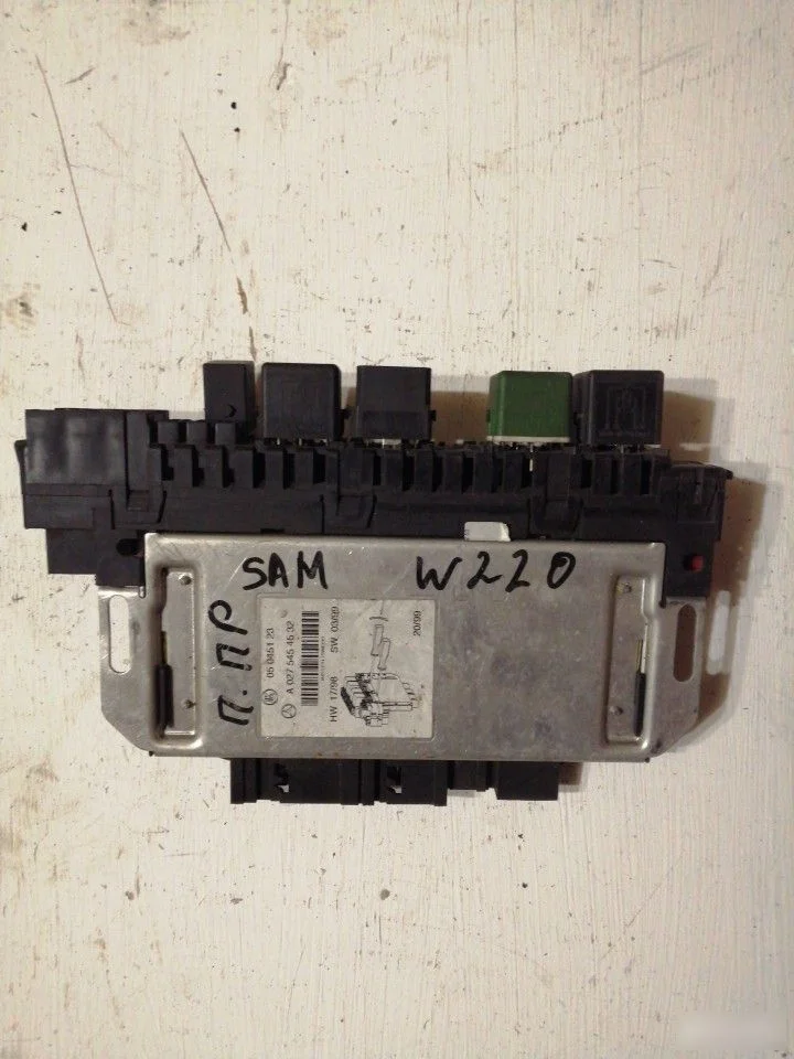 Блок предохранителей Mercedes-Benz S-класс W220 (1998—2005)