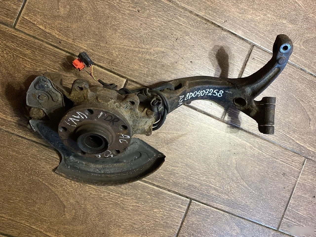 Поворотный кулак Audi A6 C5 (1997—2001)