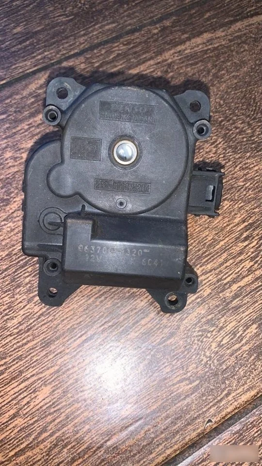 Моторчик заслонки отопителя Toyota Corolla X (2006—2010)