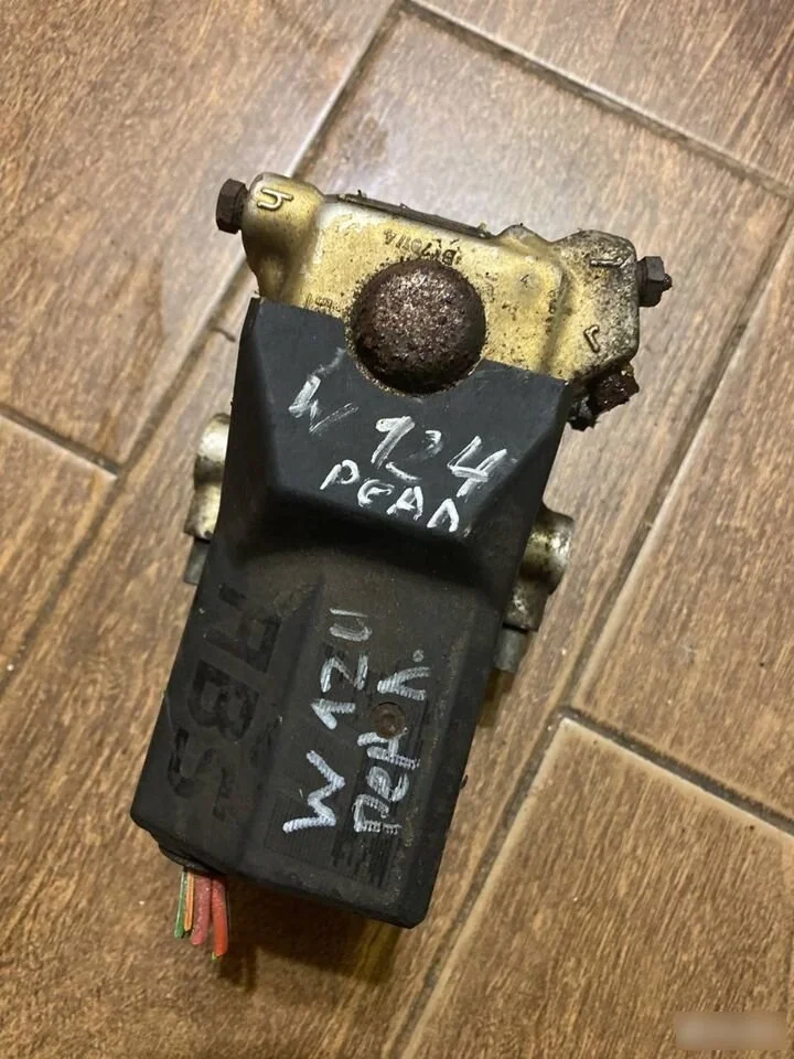 Блок ABS (насос) Mercedes-Benz W124 W124/S124/C124/A124 (1984—1993)