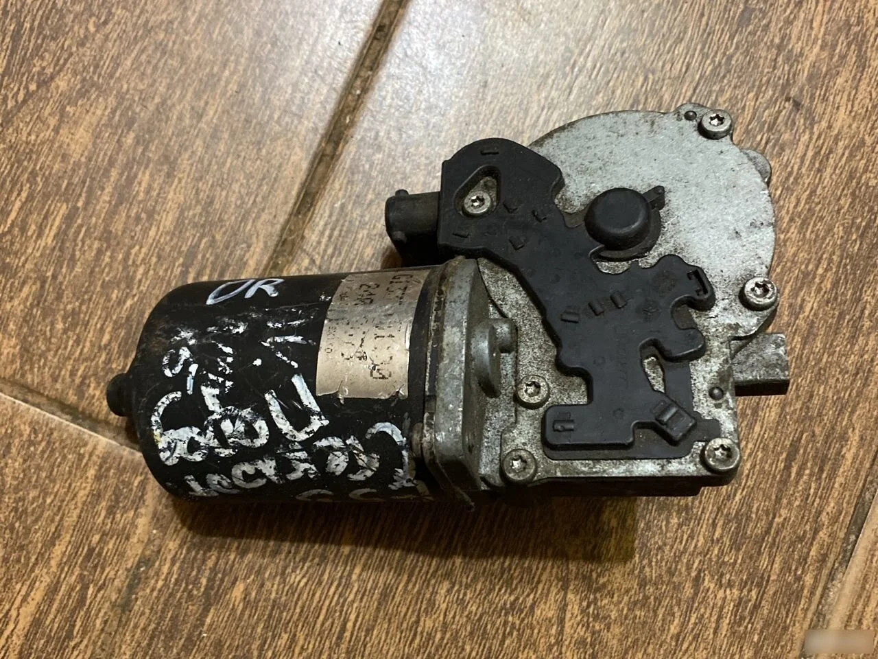 Моторчик стеклоочистителя передний BMW X5 E53 (1999—2003)