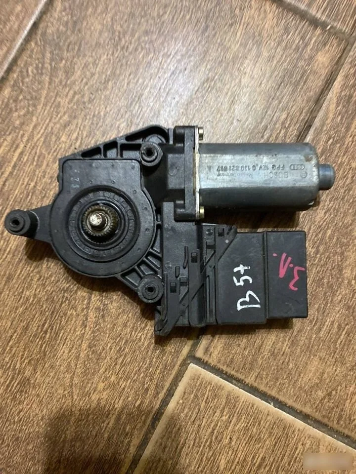 Моторчик стеклоподъемника Volkswagen Passat B5 рестайлинг (2000—2005)