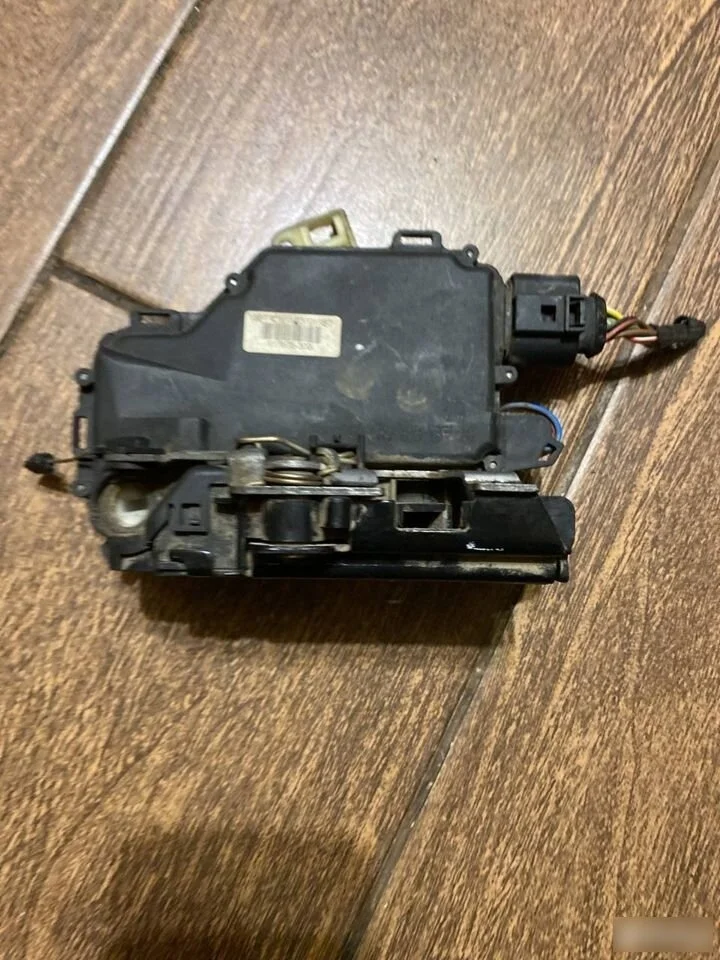 Замок двери Skoda Octavia I рестайлинг (2000—2011)