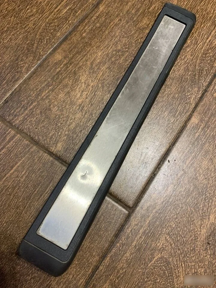 Накладка на порог (наружная) Mercedes-Benz E-класс W211/S211 (2002—2006)