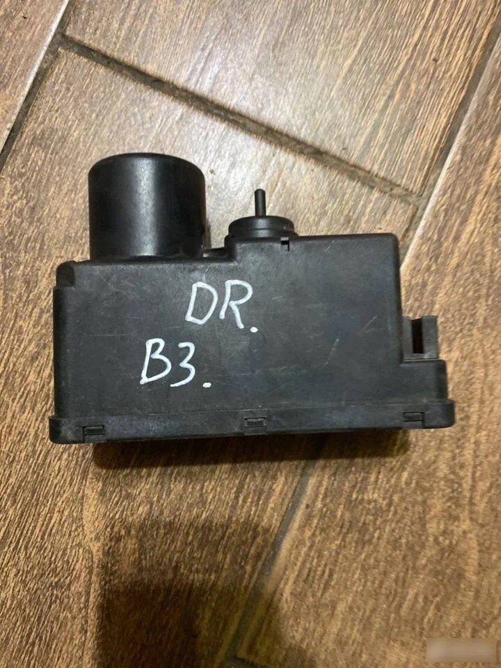 Компрессор центрального замка Volkswagen Passat B3 (1988—1993)