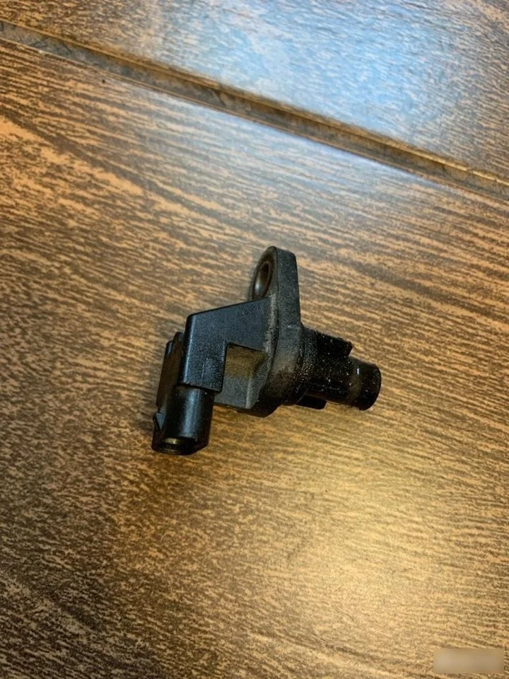 Датчик положения распредвала Mercedes-Benz Sprinter W906 (2006—2019)