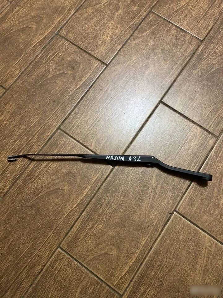 Поводок стеклоочистителя передний Nissan Maxima A32 (1994—2000)