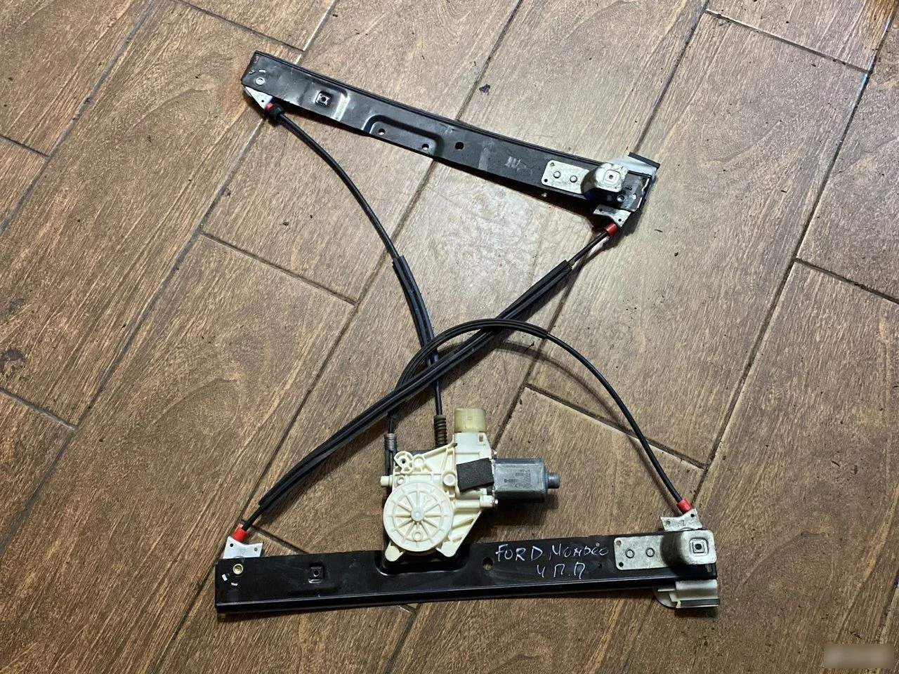 Стеклоподъемник электр. передний Ford Mondeo IV (2006—2010)