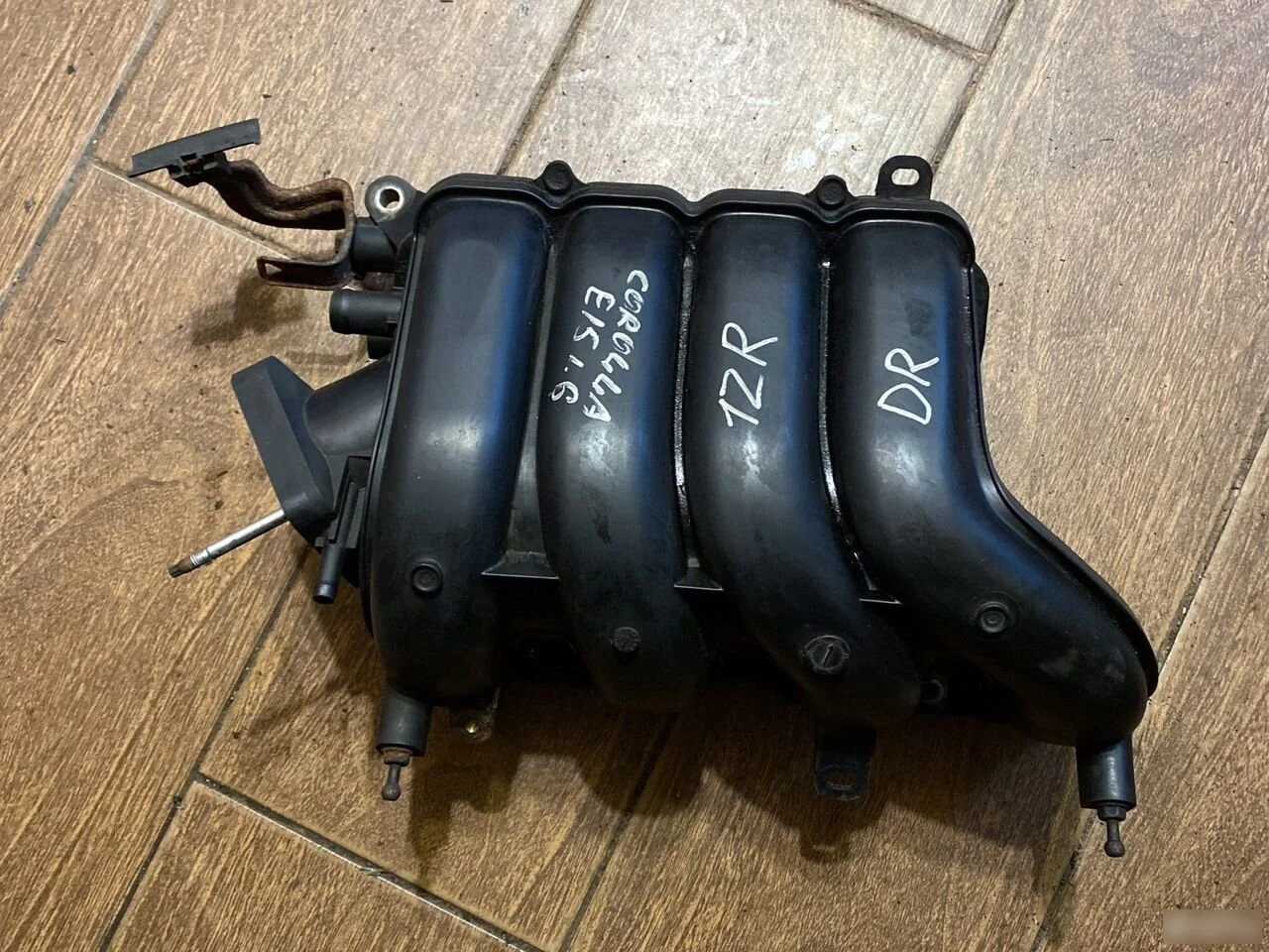 Коллектор впускной Toyota Corolla X (2006—2010)