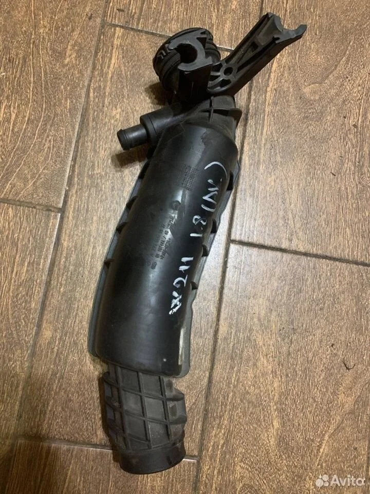 Патрубок интеркулера Mercedes-Benz E-класс W211/S211 (2002—2006)