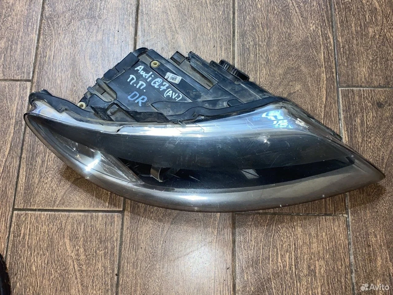 Фара правая Audi Q7 4L (2005—2009)