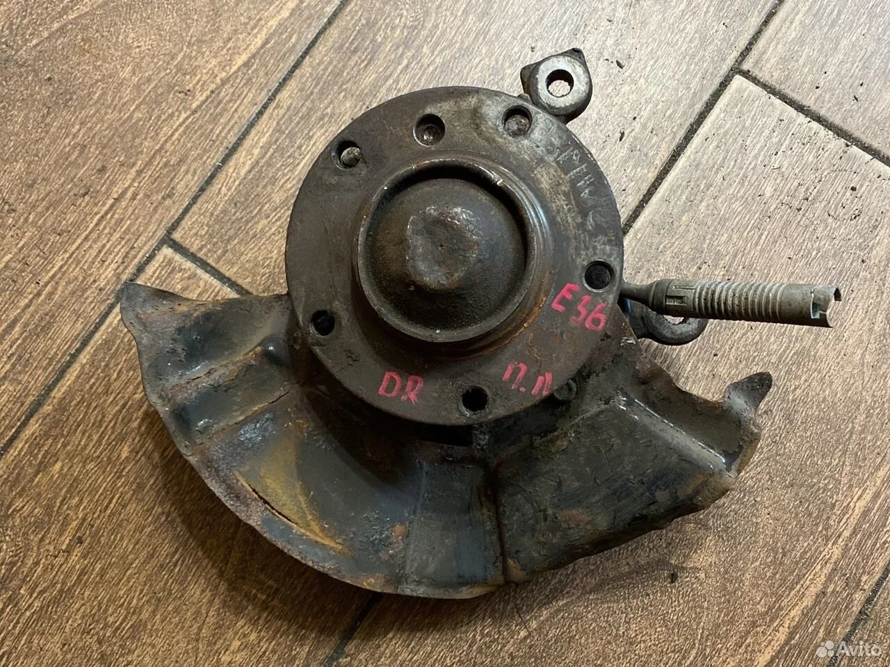 Кулак поворотный передний левый BMW 3 серия E36 (1990—2000)