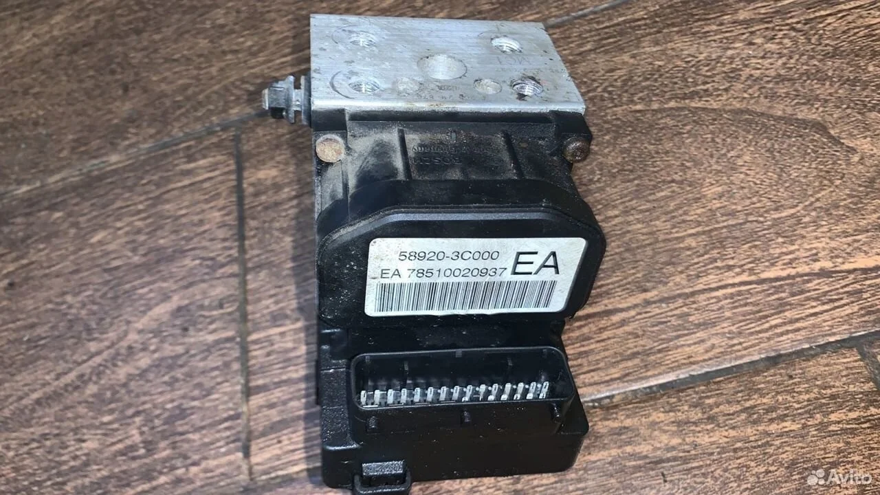 Блок ABS (насос) Hyundai Sonata IV рестайлинг (2001—2012)