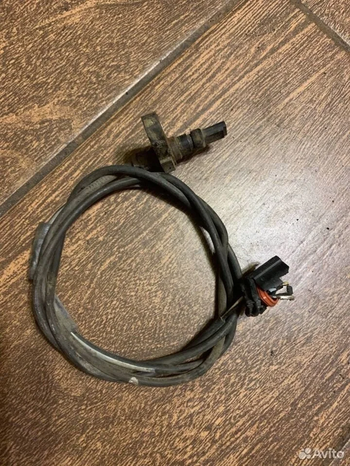 Датчик ABS передний левый Toyota RAV4 III (2005—2010)