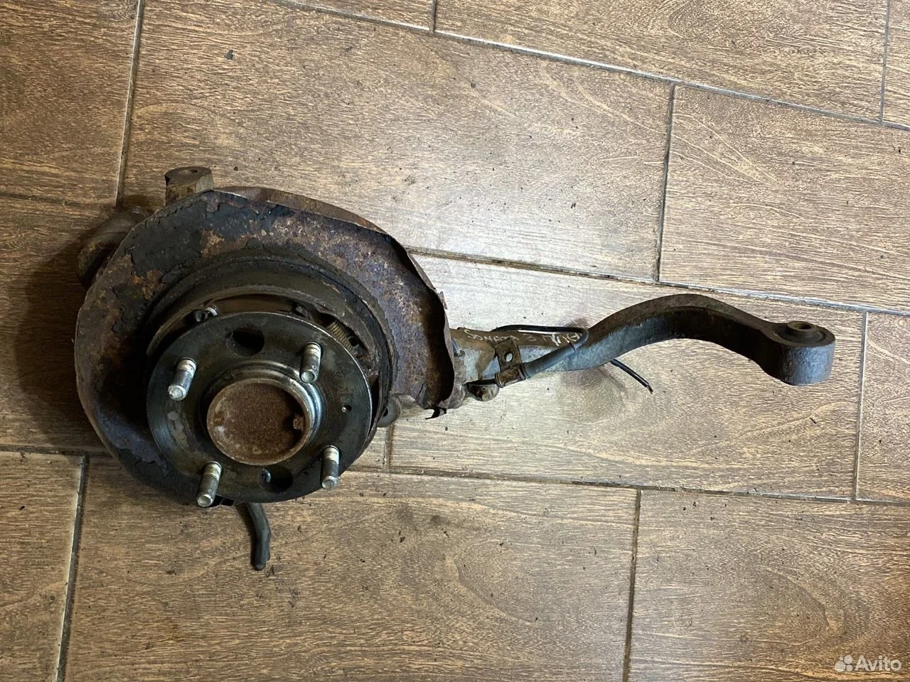 Кулак задний правый Hyundai Sonata IV рестайлинг (2001—2012)