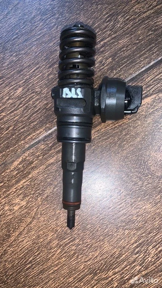 Форсунка топливная Volkswagen Passat B6 (2005—2010)