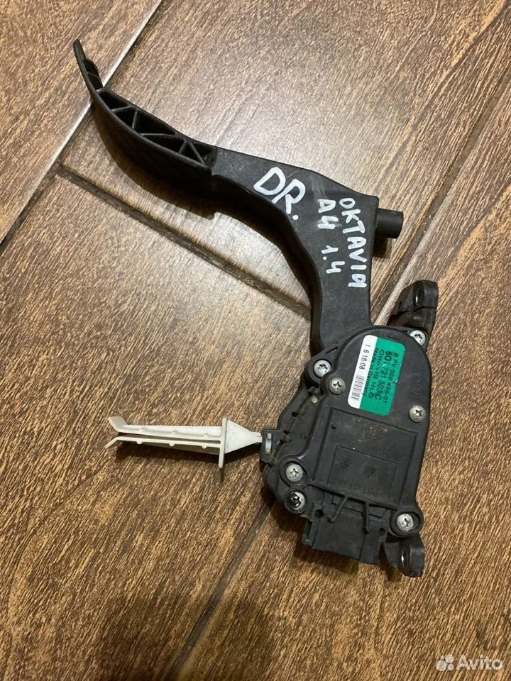 Педаль газа Skoda Octavia I рестайлинг (2000—2011)