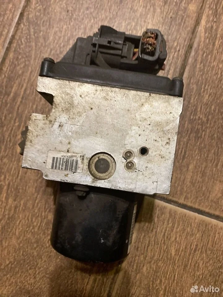 Блок ABS (насос) Volkswagen Passat B6 (2005—2010)