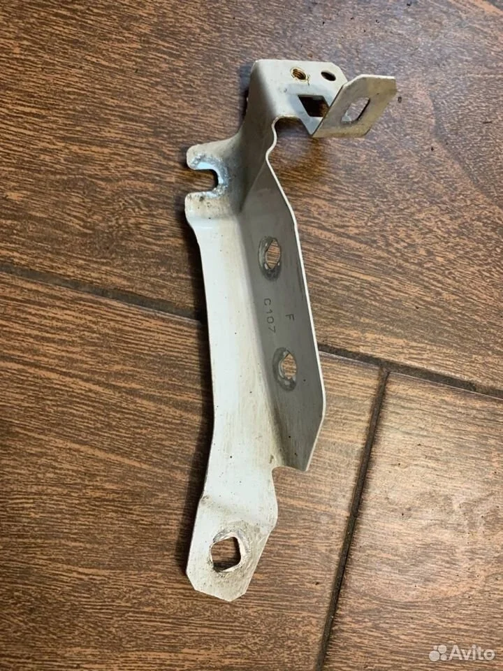 Кронштейн крыла переднего правого Peugeot Boxer II (2006—2014)