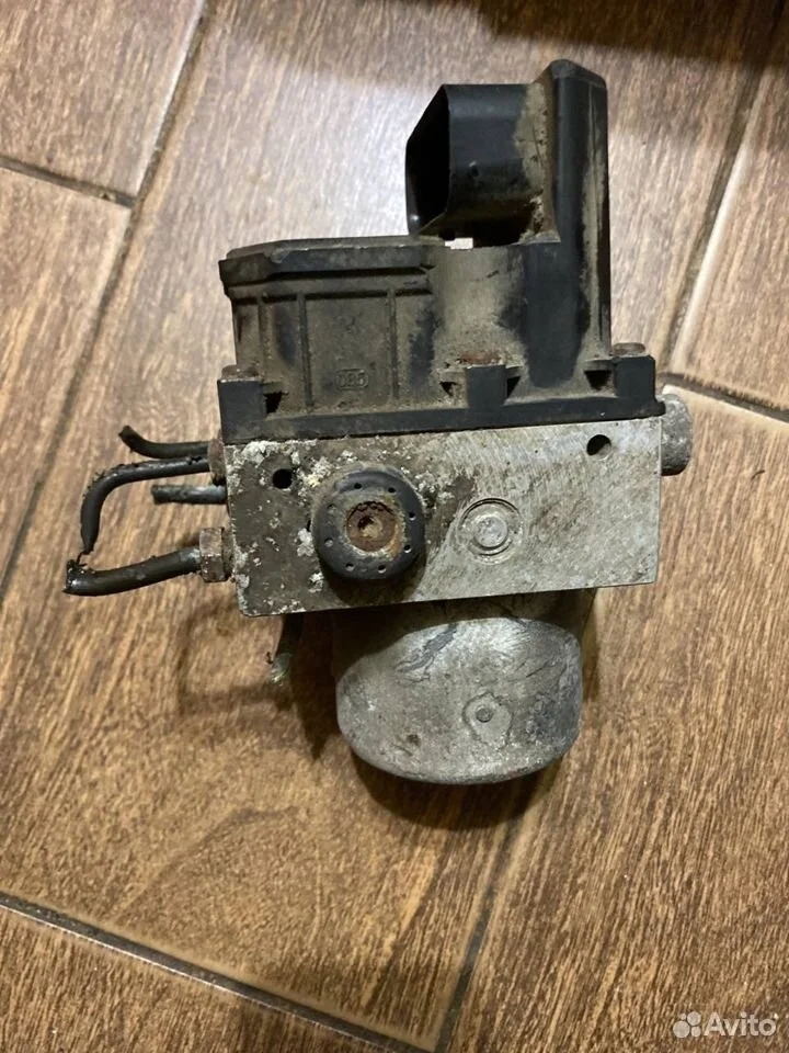 Блок ABS (насос) Ford Mondeo III (2000—2003)