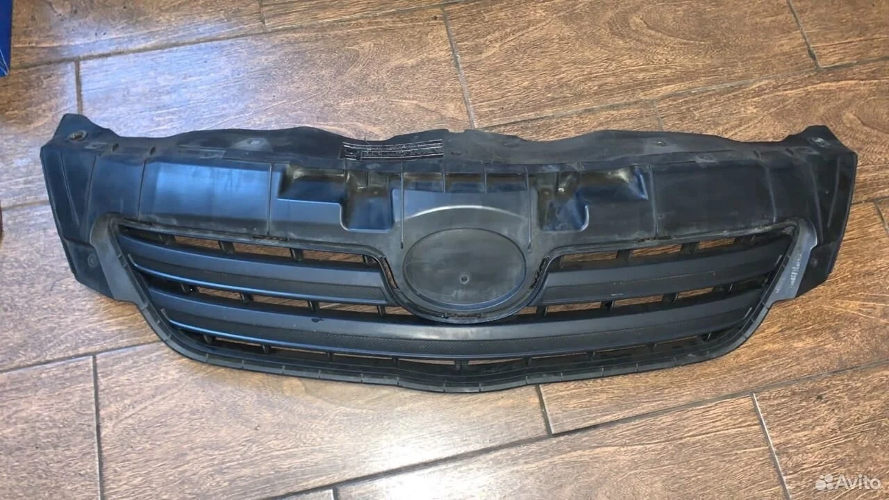 Решетка радиатора Toyota Corolla X (2006—2010)