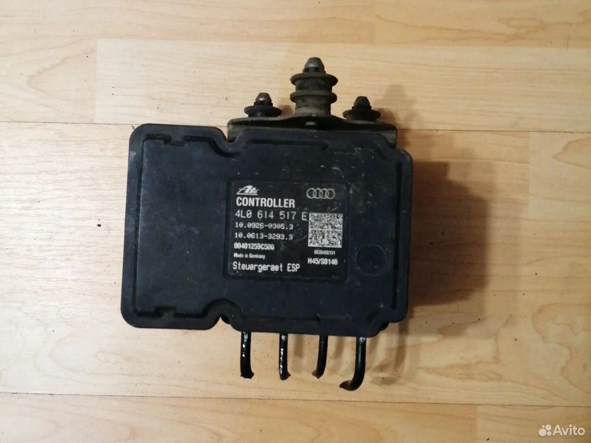 Блок ABS (насос) Audi Q7 4L (2005—2009)