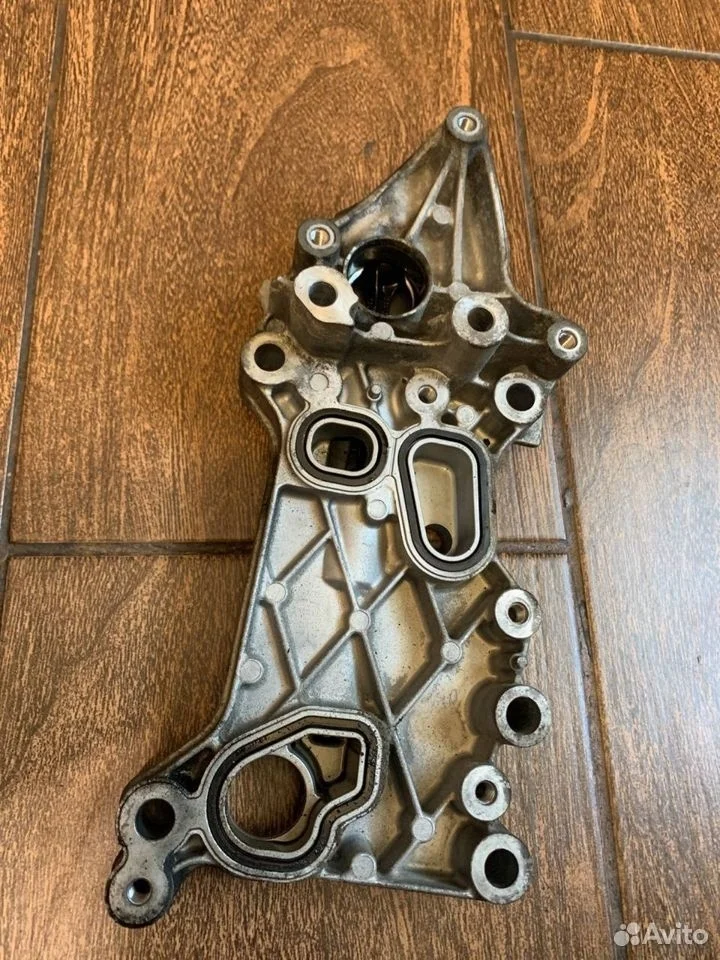 Кронштейн масляного фильтра Mercedes-Benz Sprinter W906 (2006—2019)