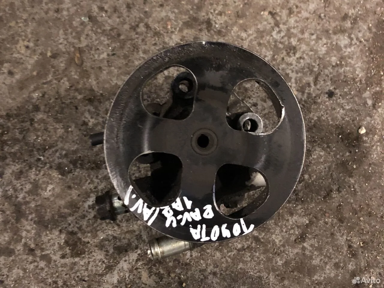 Насос ГУР Toyota RAV4 II (2000—2003)