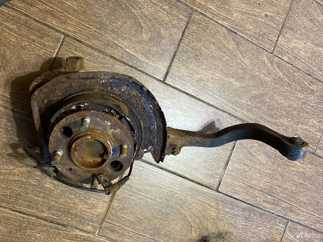 Кулак задний правый Hyundai Sonata IV рестайлинг (2001—2012)