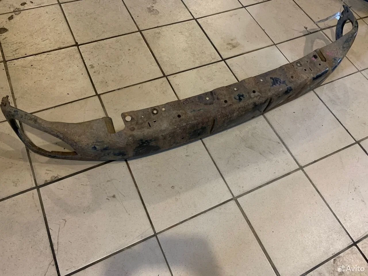 Усилитель переднего бампера Chevrolet TrailBlazer I (2001—2006)