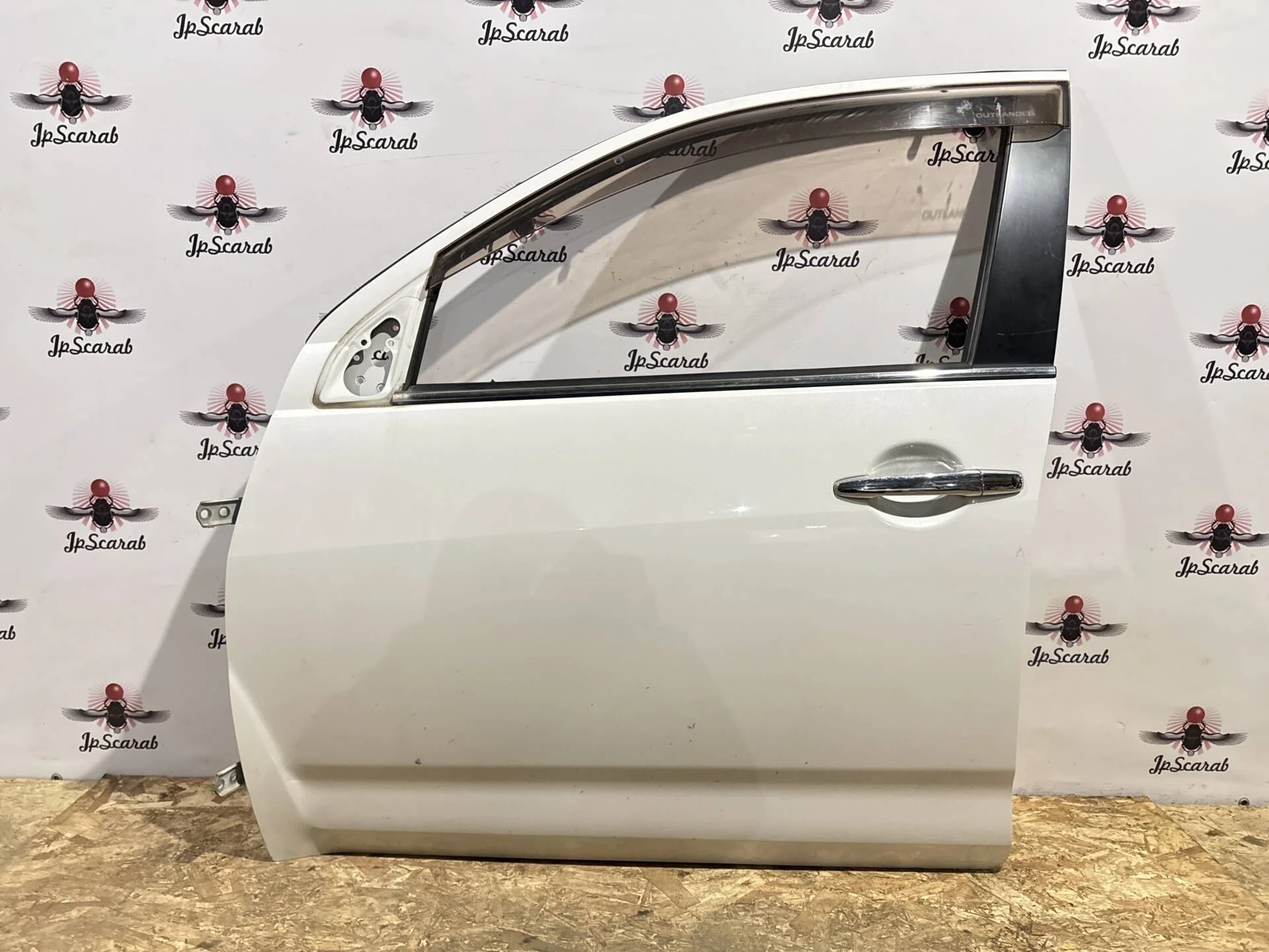 Дверь передняя левая Mitsubishi Outlander XL CW5W