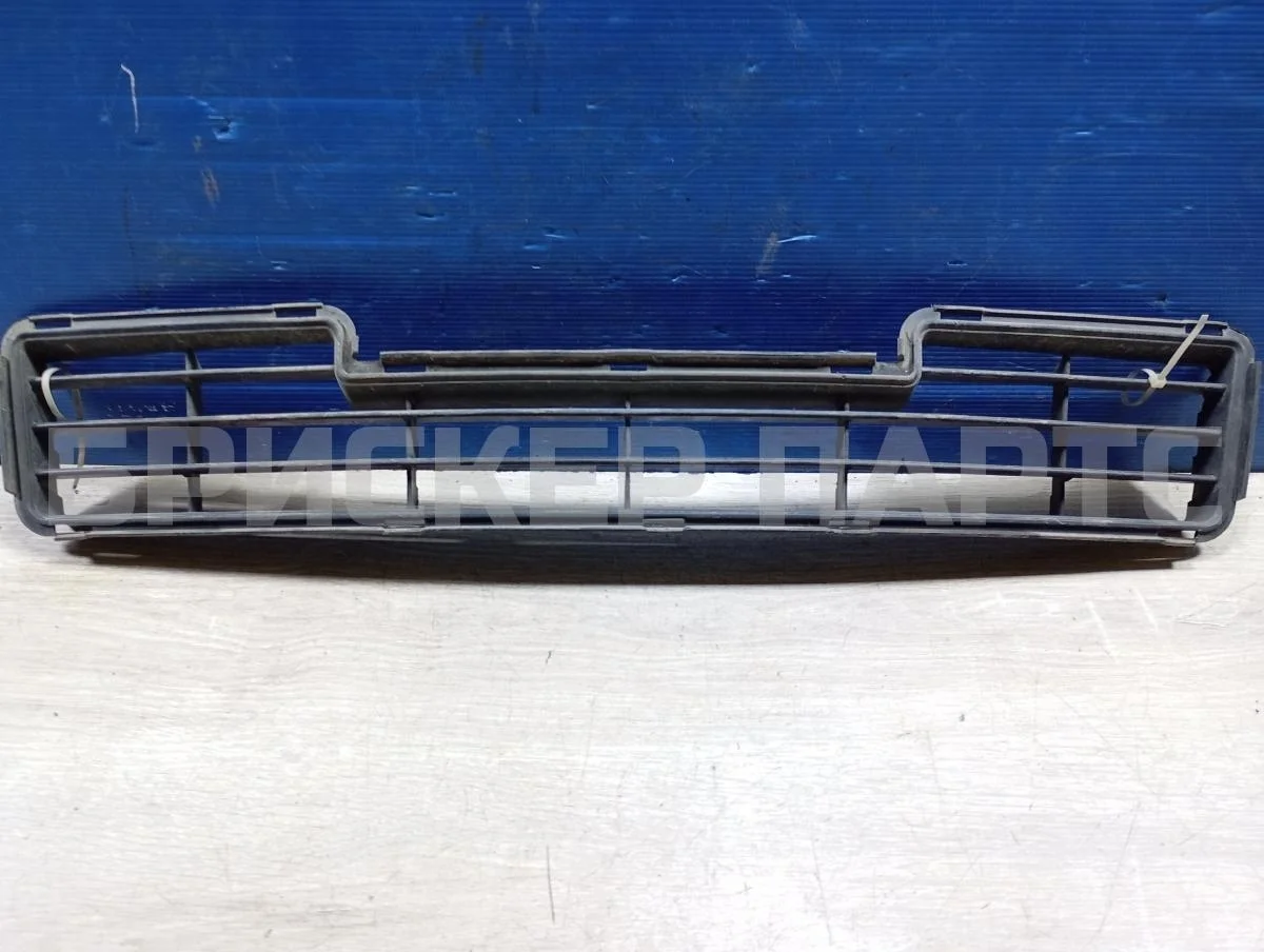 Решетка бампера Митсубиси Каризма I  рестайлинг