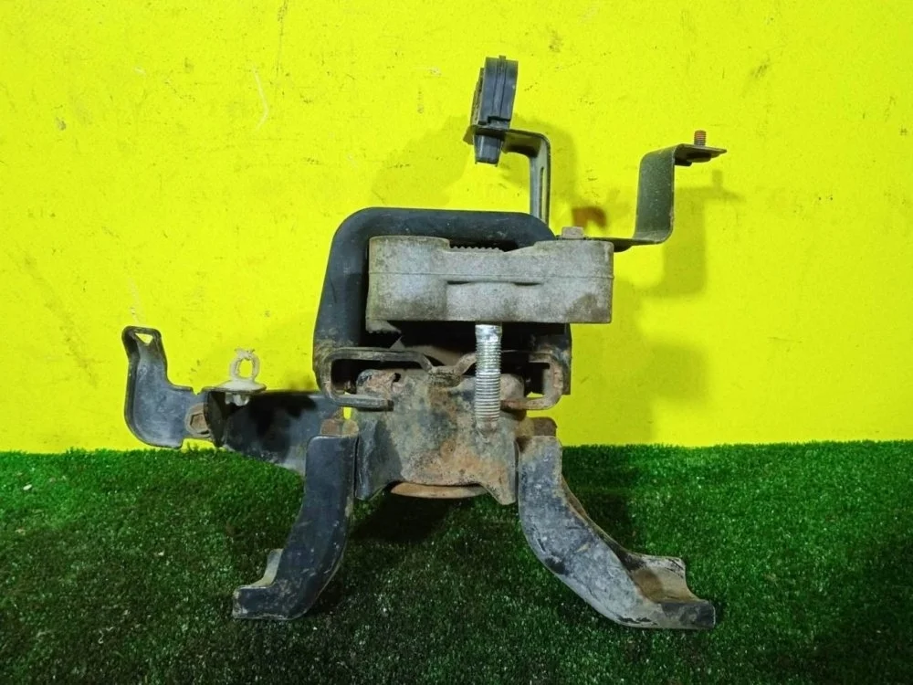 Подушка двигателя Toyota Corolla 2010 1230522361 150 1ZRFE, правая