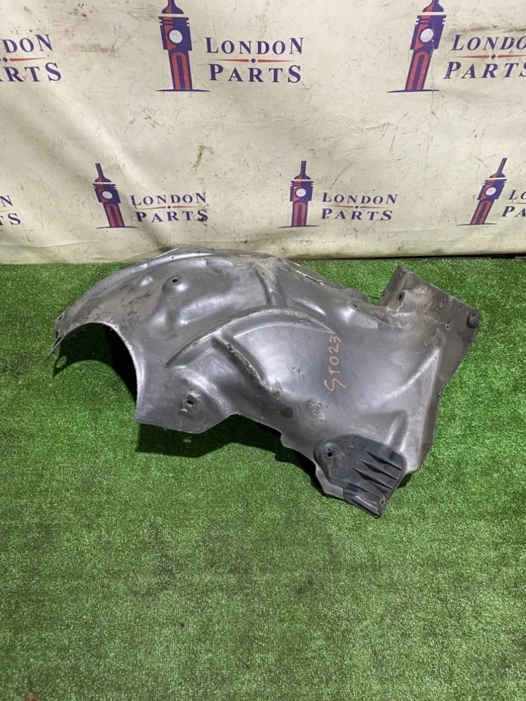 Подкрылок BMW F30