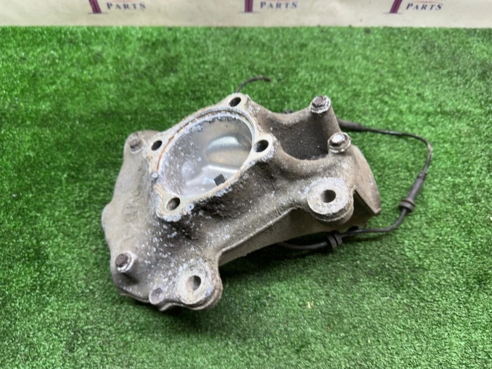 Кулак поворотный BMW F30