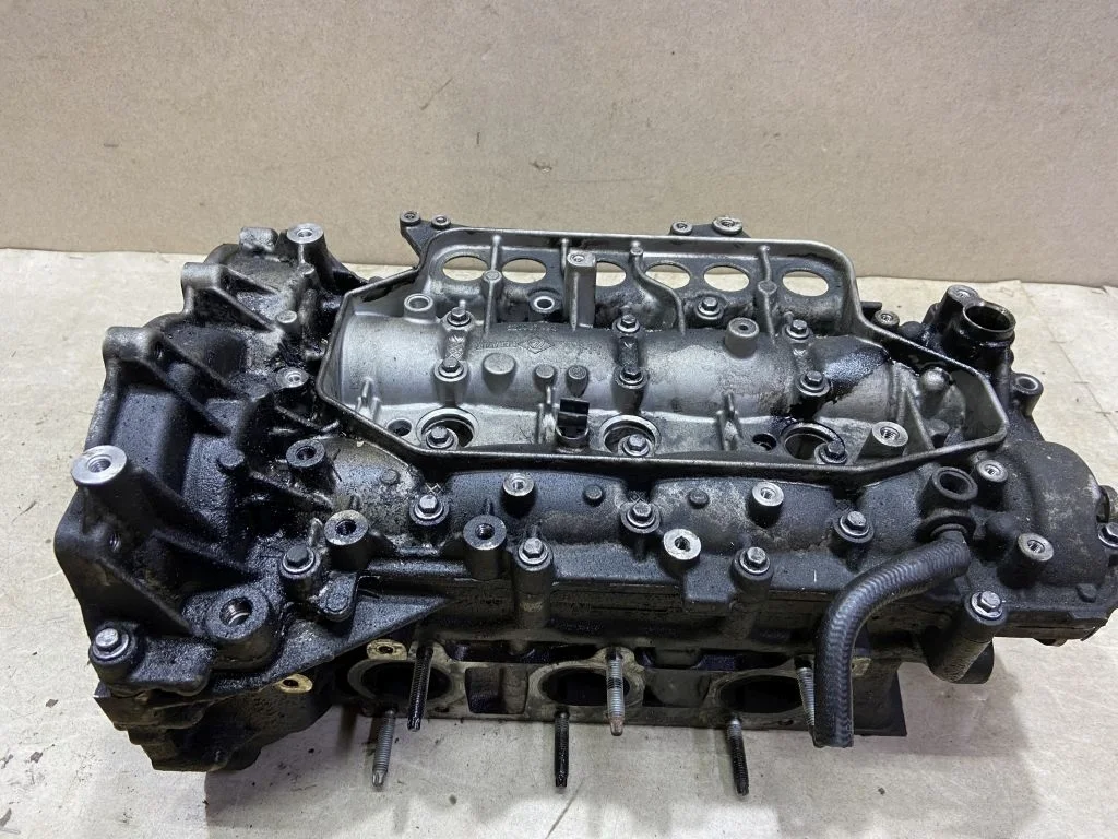 Головка блока цилиндров  Nissan Pathfinder R51 3.0