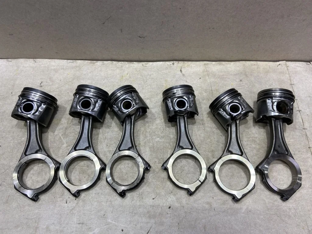 Поршень с шатуном Nissan Pathfinder R51 V9X 3.0