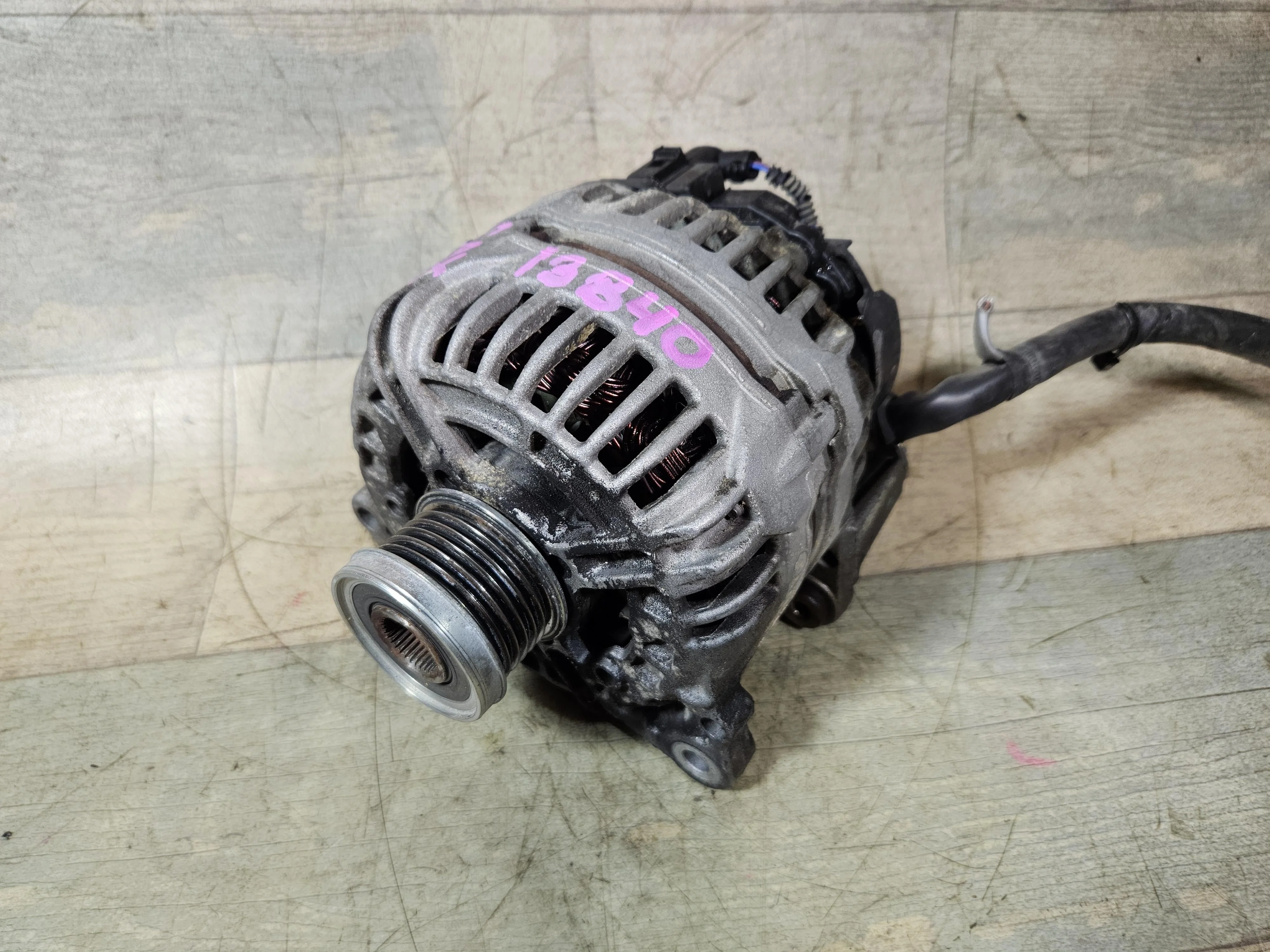 Генератор VAG 14V 140A VW Audi Skoda