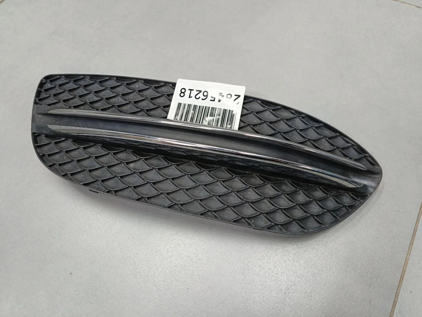 Решётка в бампер левая для Mercedes C-klasse W205 2014-