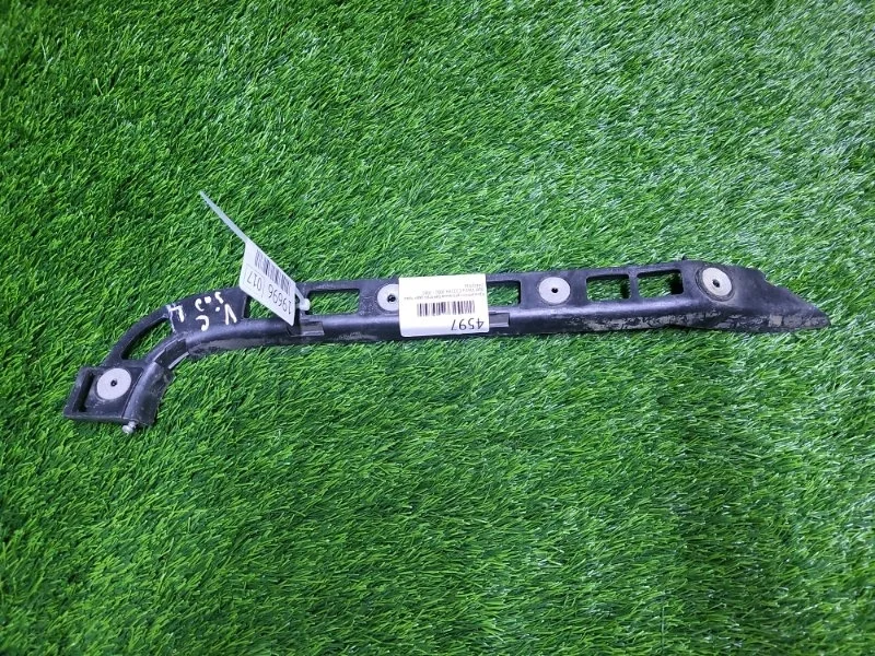 Кронштейн крепления бампера Opel Vectra C 24402936 L69 Z18XER, задний правый