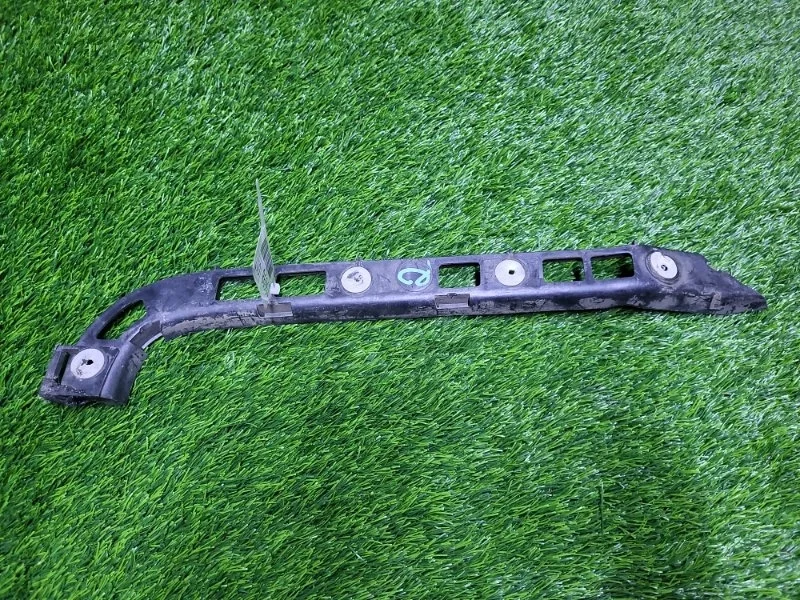 Кронштейн крепления бампера Opel Vectra C 24402936 L69 Z18XER, задний правый