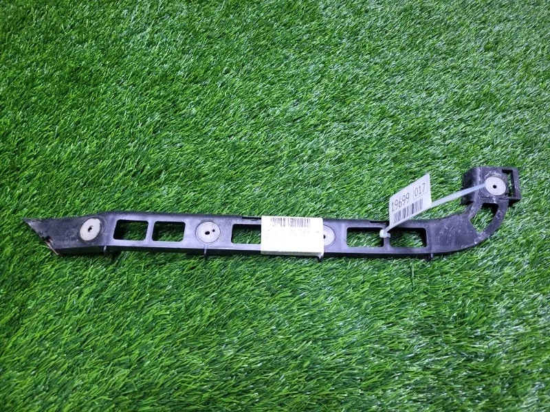 Кронштейн крепления бампера Opel Vectra C 24402936 L69 Z18XER, задний правый