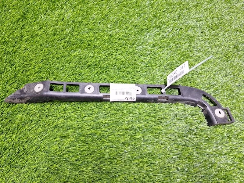 Кронштейн крепления бампера Opel Vectra C 24402935 L69 Z18XER, задний правый