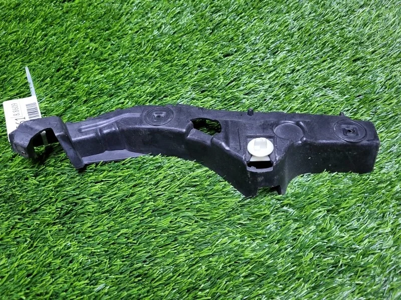 Кронштейн крепления бампера Chevrolet Captiva 2012 22747920 C140 LE9, передний левый